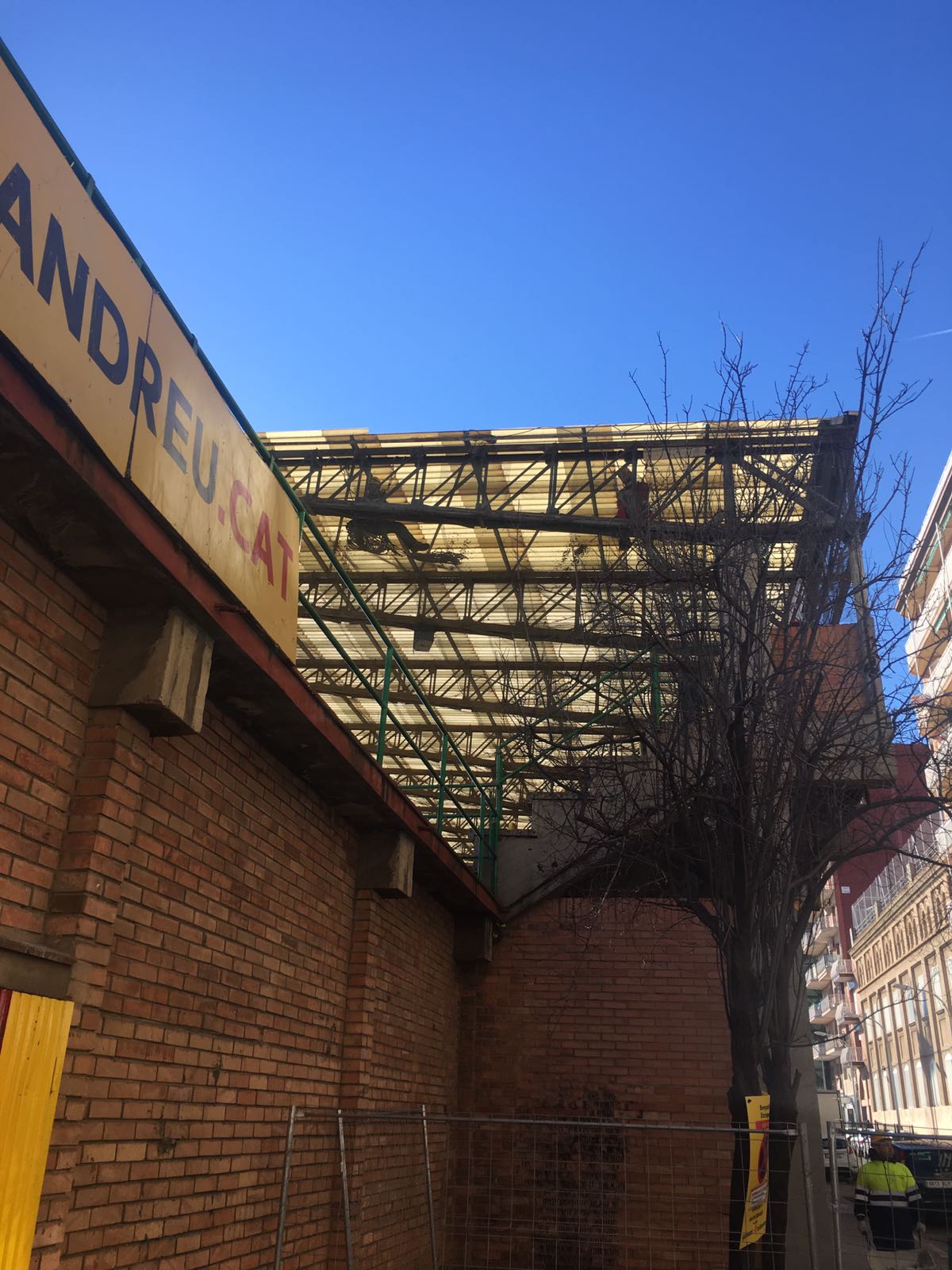 Comença la retirada de la coberta