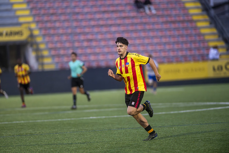 Victòria davant el campió per tancar la lliga (2-1)